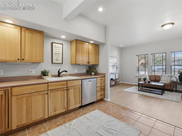 5 Taos Place