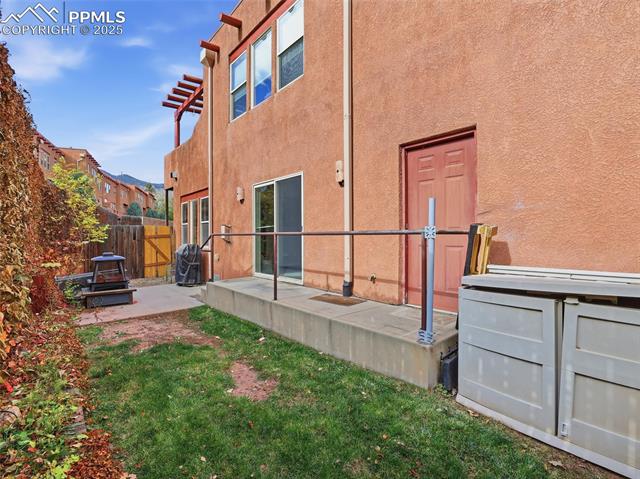 5 Taos Place