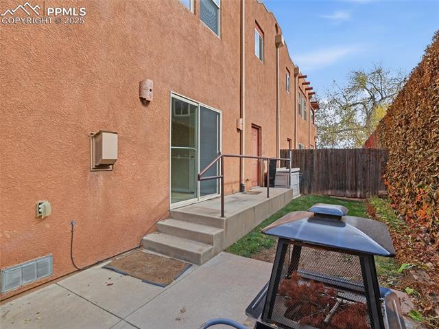 5 Taos Place