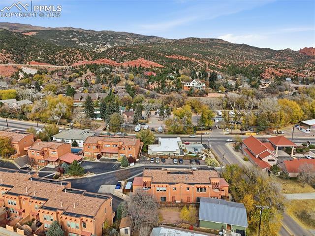 5 Taos Place