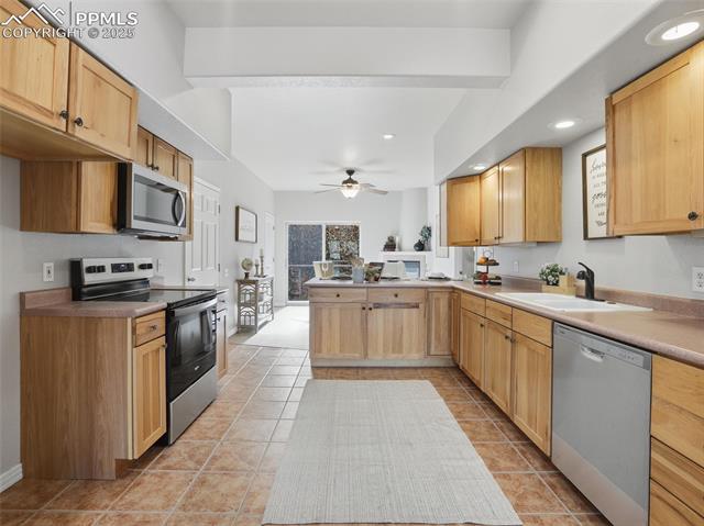 5 Taos Place