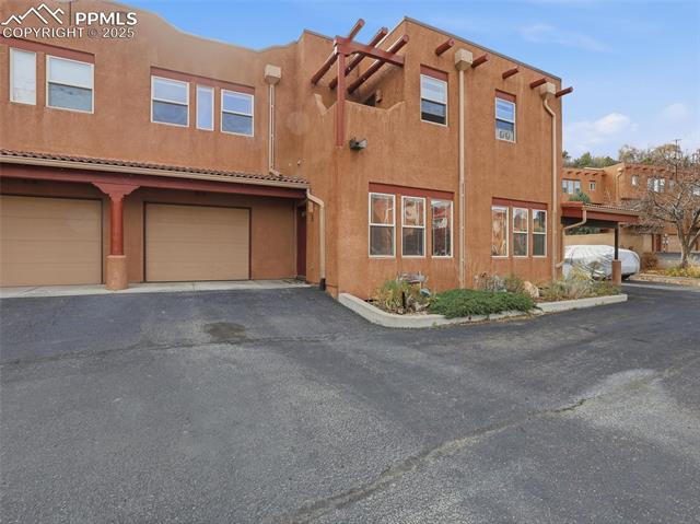 5 Taos Place