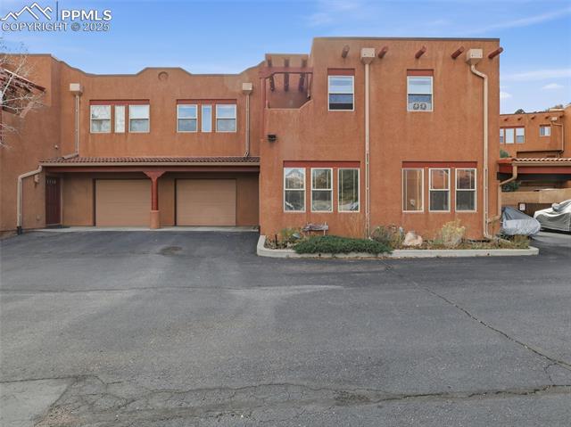 5 Taos Place