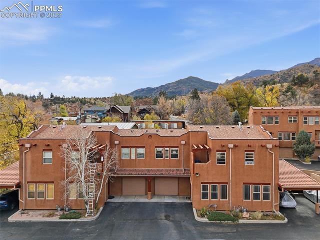 5 Taos Place