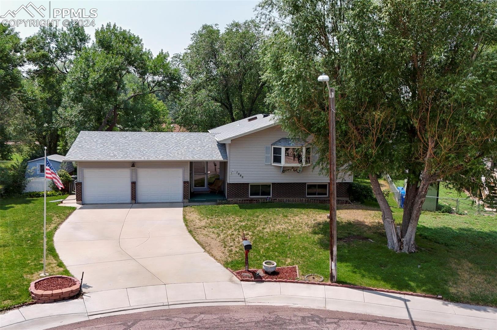 1585 Terra Vista Lane