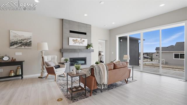 9462 Allouche Street