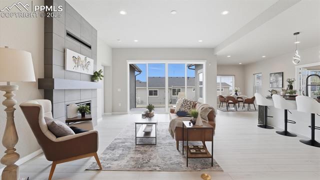 9462 Allouche Street