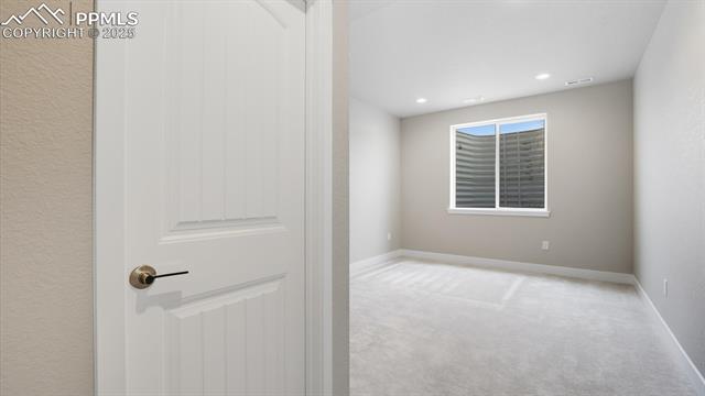 9462 Allouche Street