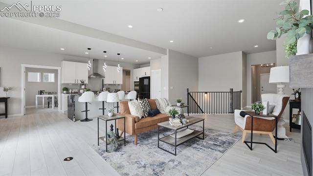 9462 Allouche Street