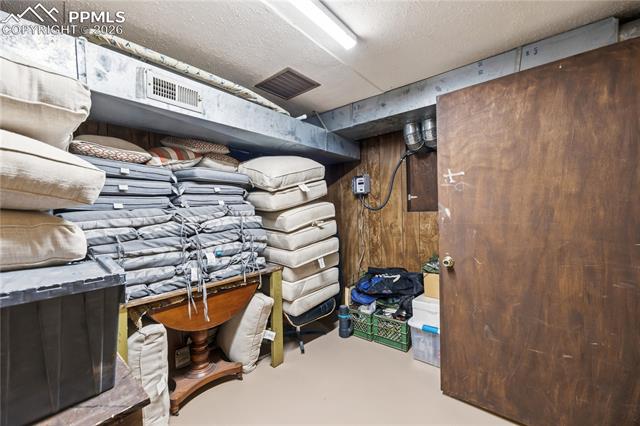 607 W Lovell Gulch Road