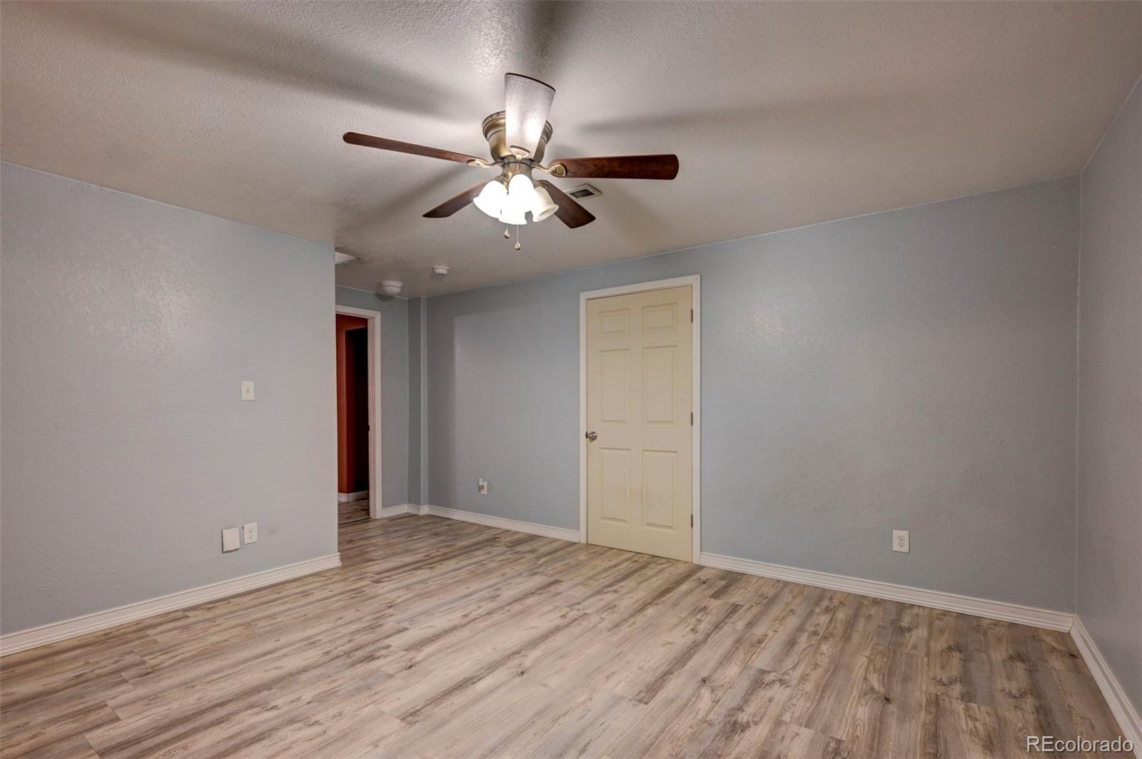 1154 E Paramount Drive