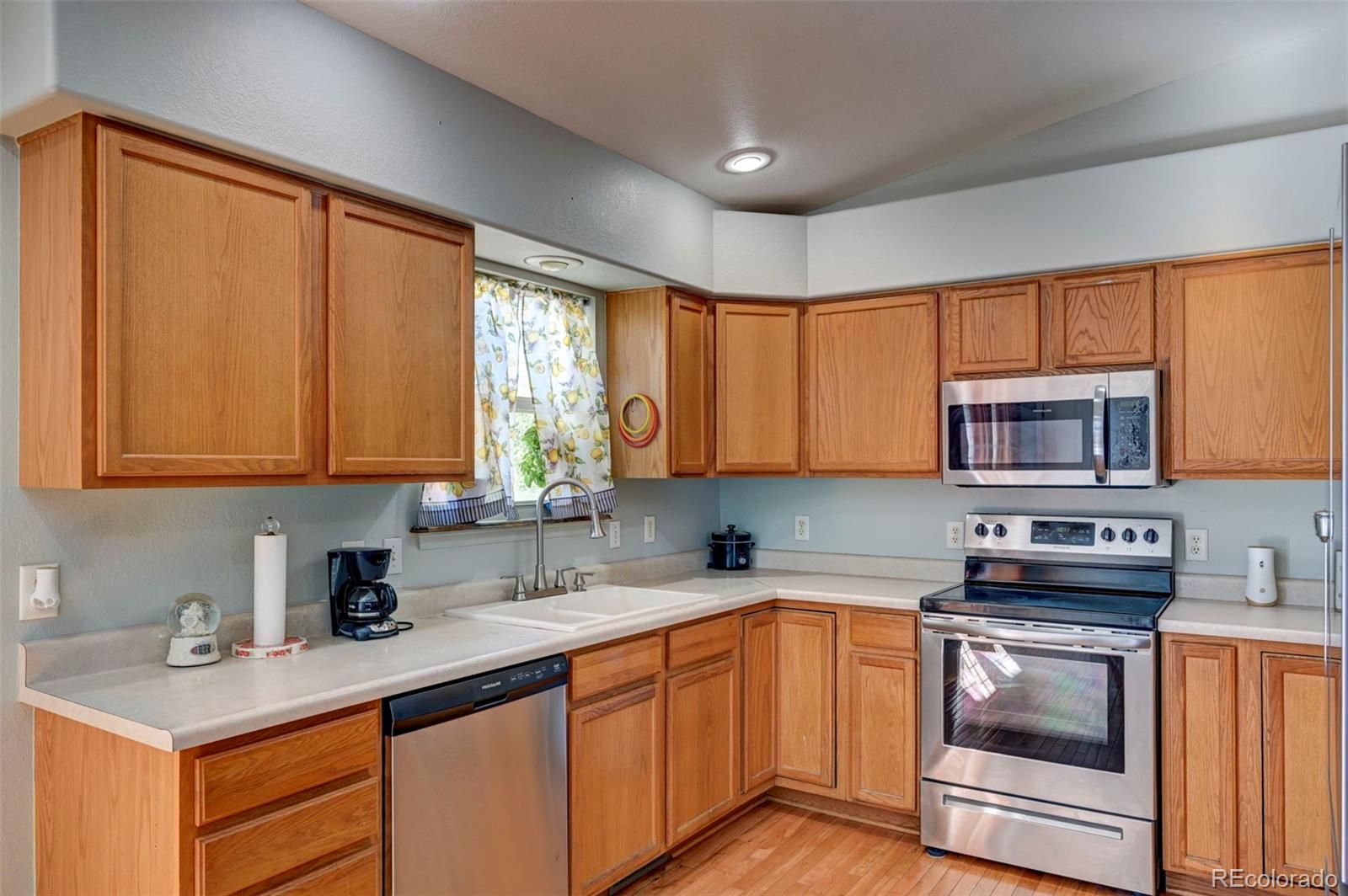 1154 E Paramount Drive