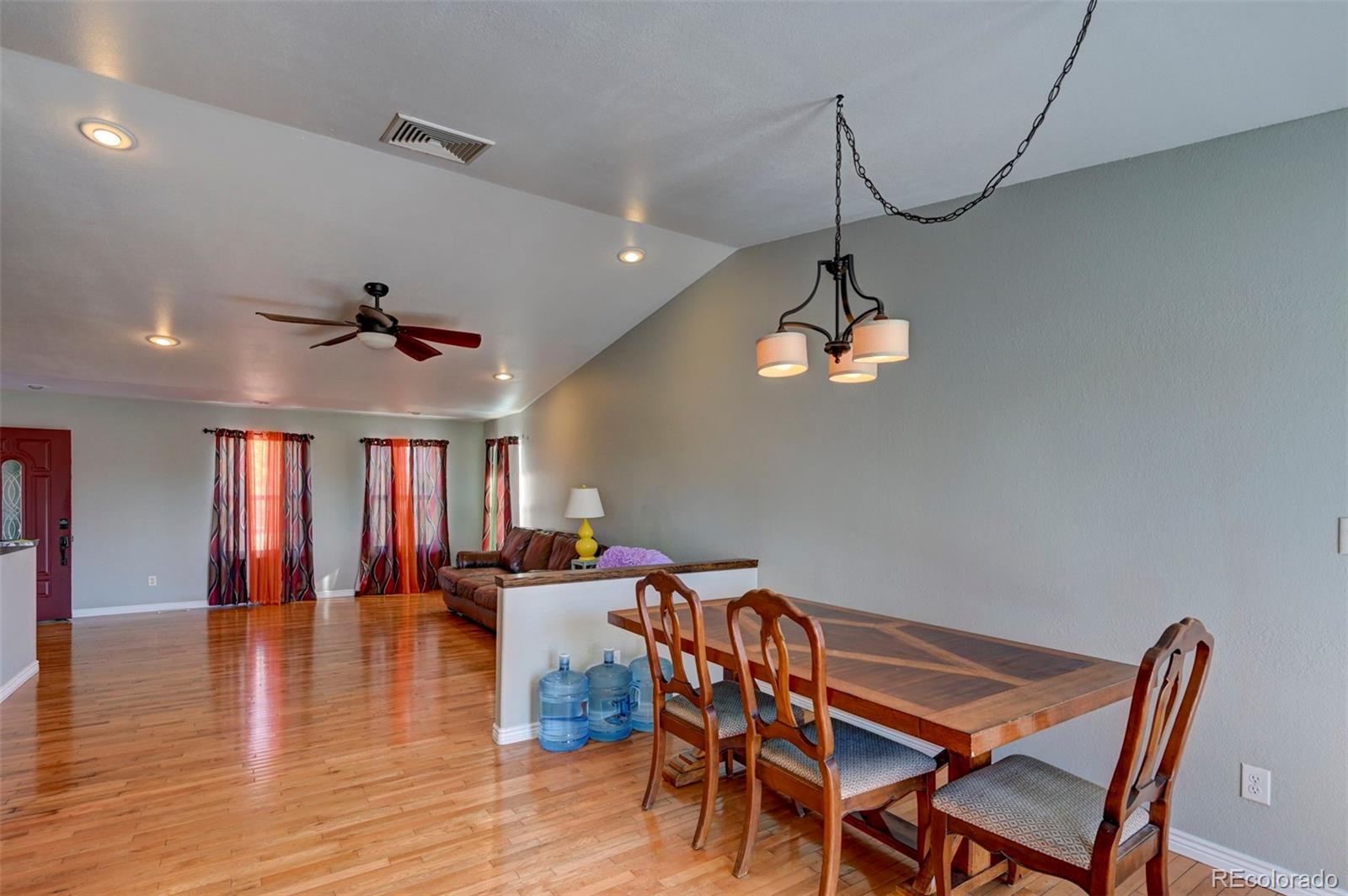 1154 E Paramount Drive