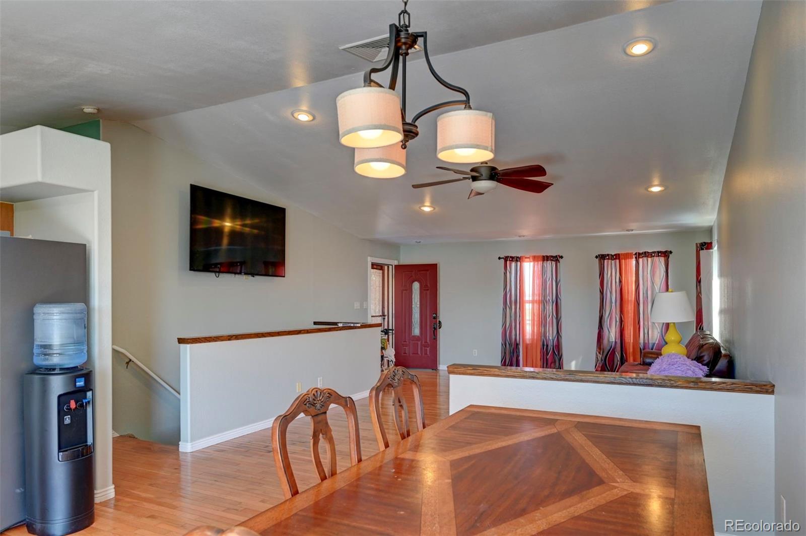 1154 E Paramount Drive