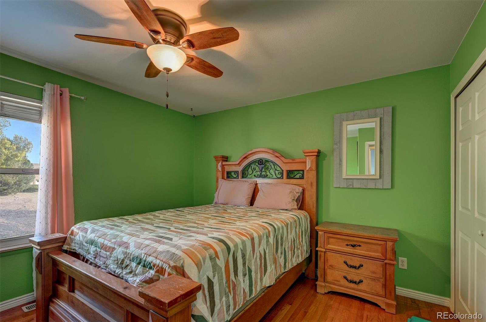 1154 E Paramount Drive