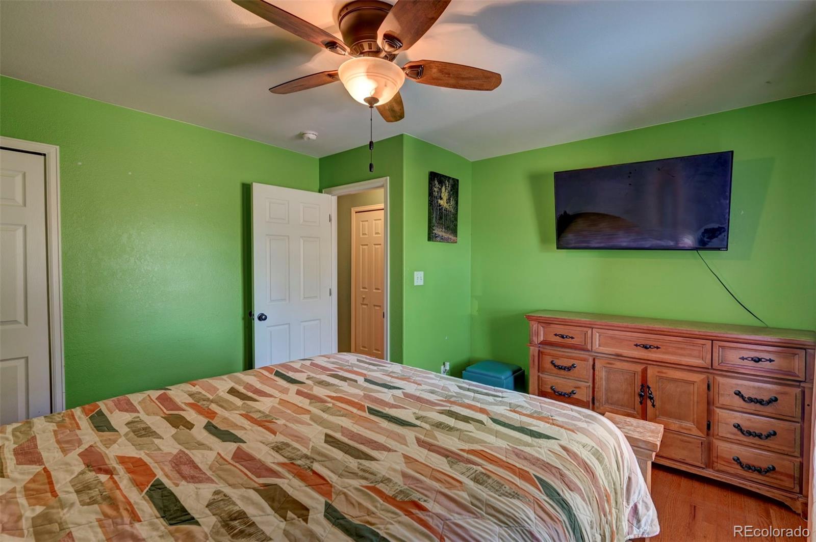 1154 E Paramount Drive