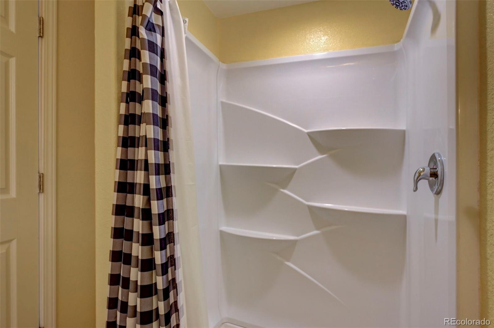 1154 E Paramount Drive