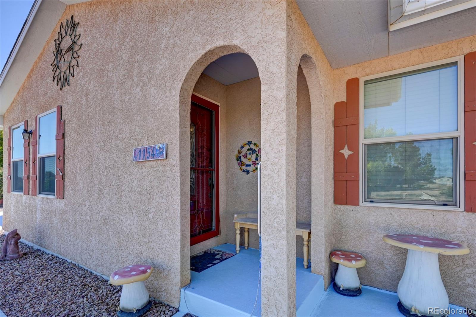 1154 E Paramount Drive