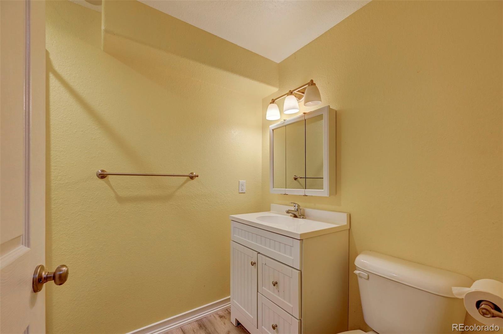 1154 E Paramount Drive