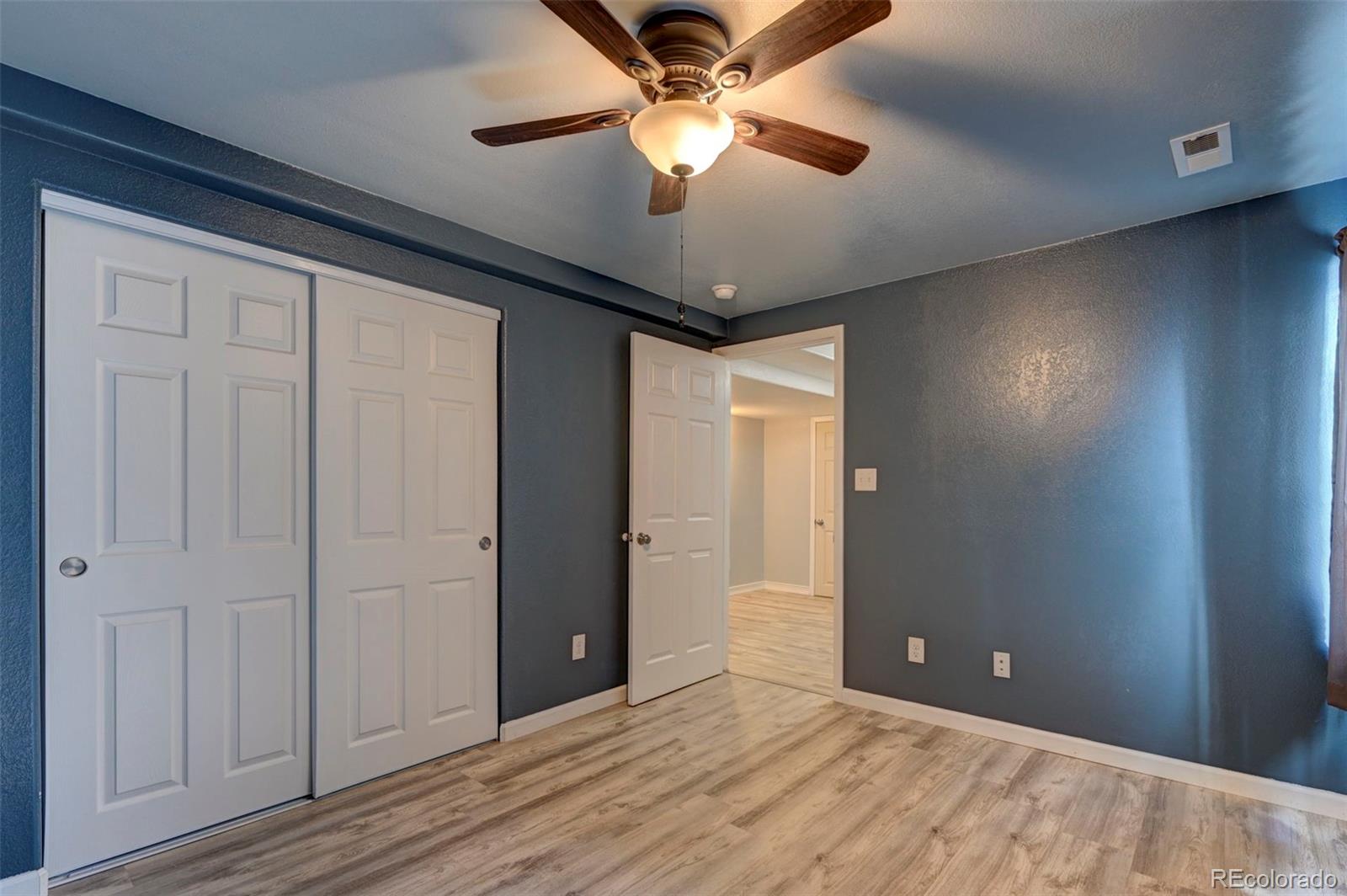 1154 E Paramount Drive