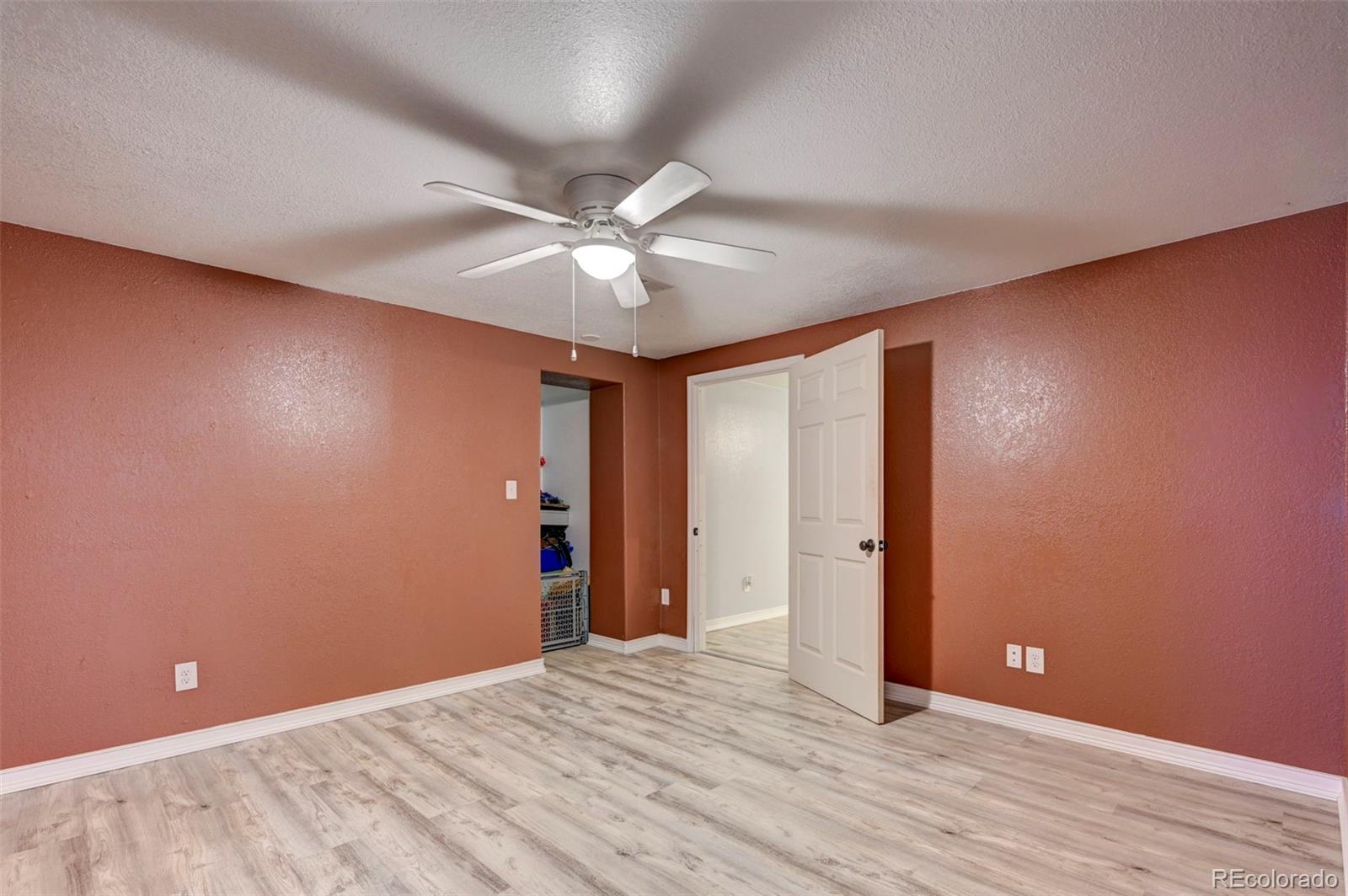 1154 E Paramount Drive