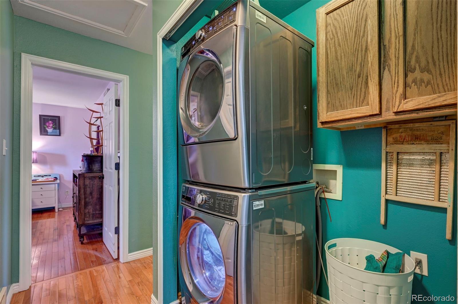 1154 E Paramount Drive