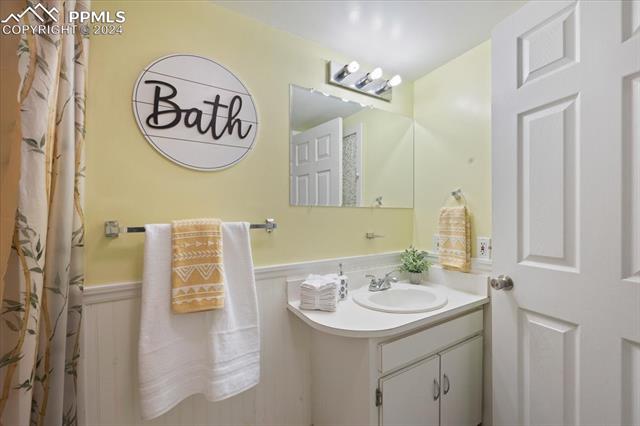 425 Columbine Street