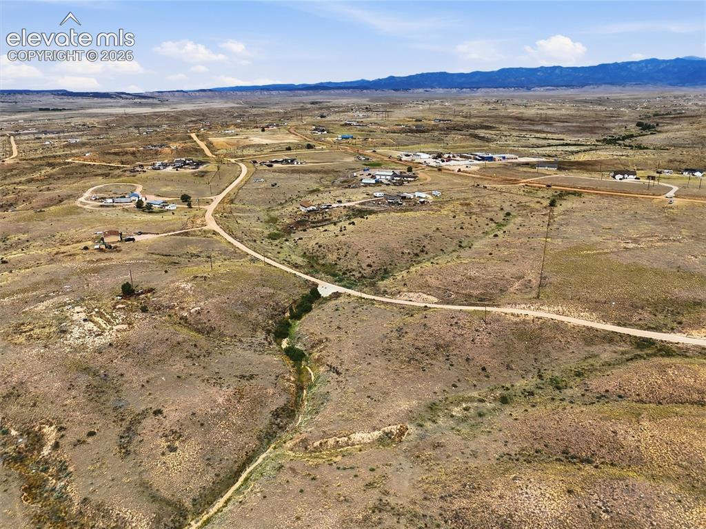 19895 EL Valle View