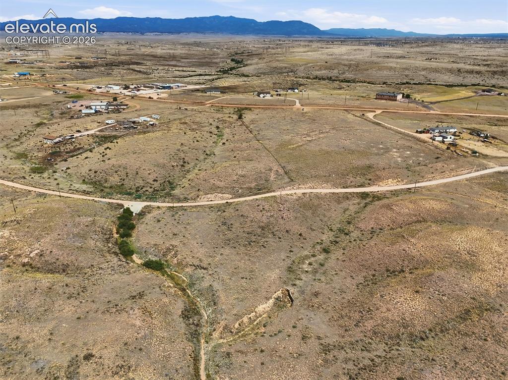 19895 EL Valle View