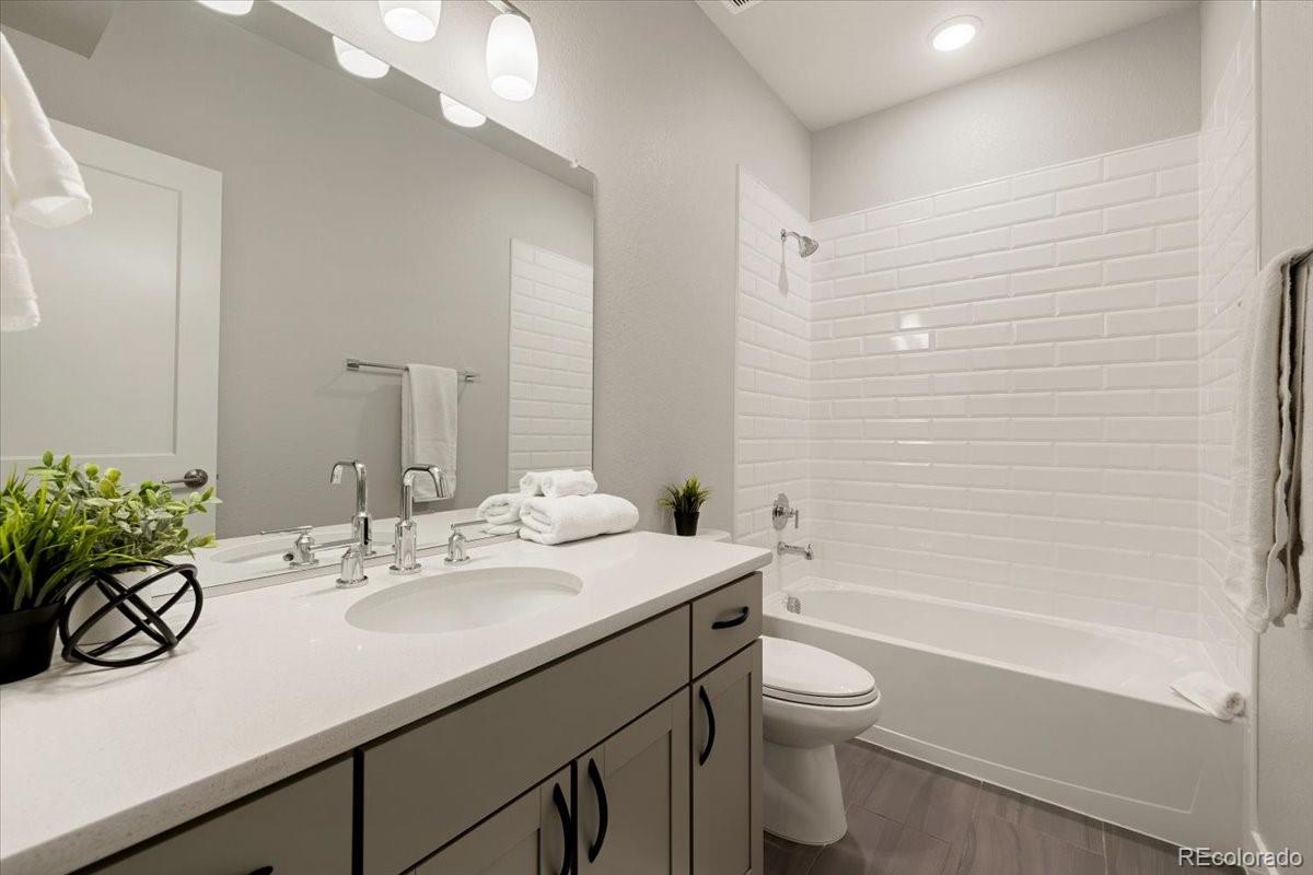 6735 Enclave Vista Loop