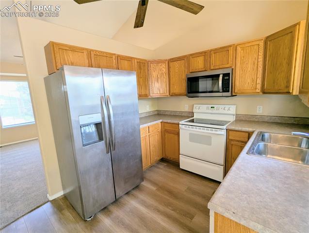 2132 Reminiscent Circle