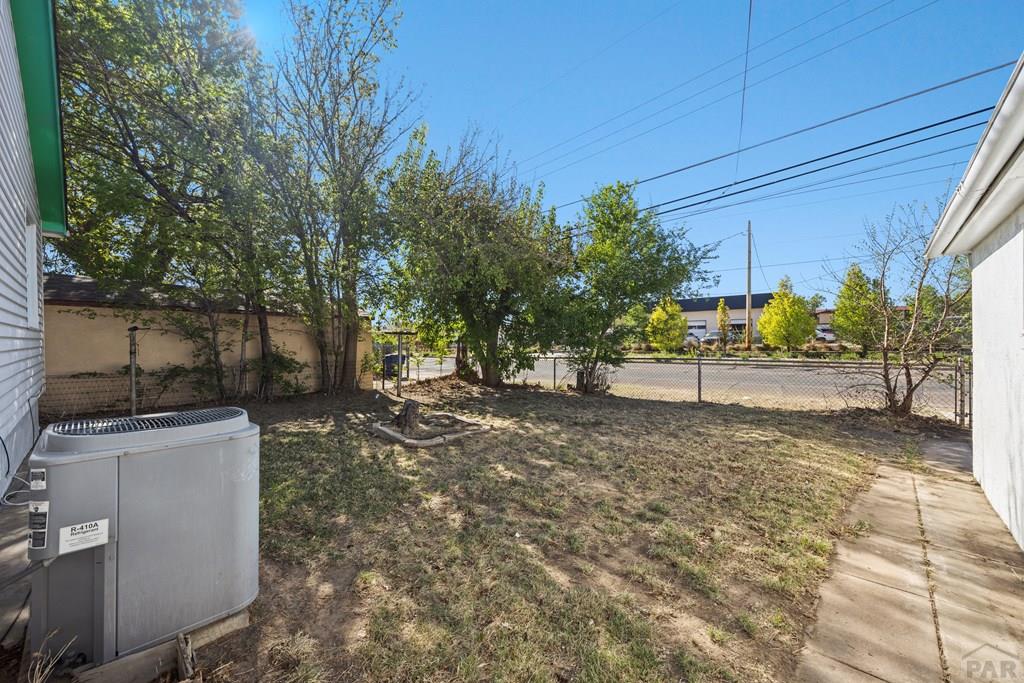 2502 Columbine Ave