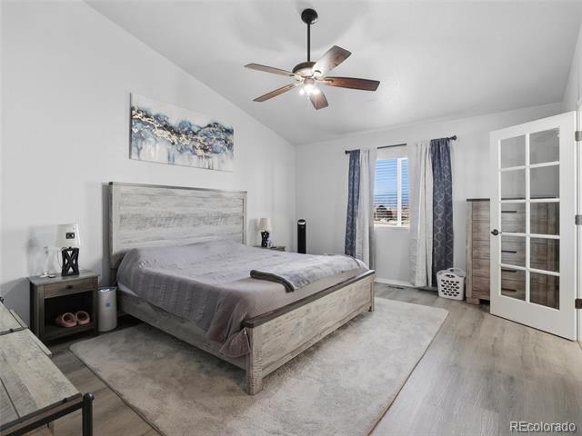 2496537