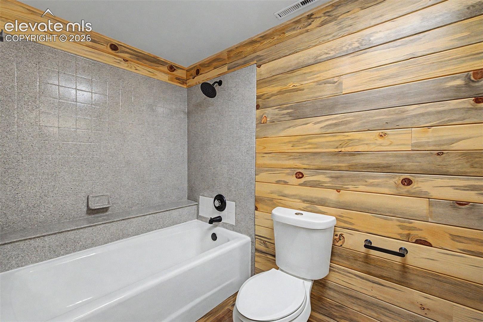 14420 Club Villa Drive Unit: B
