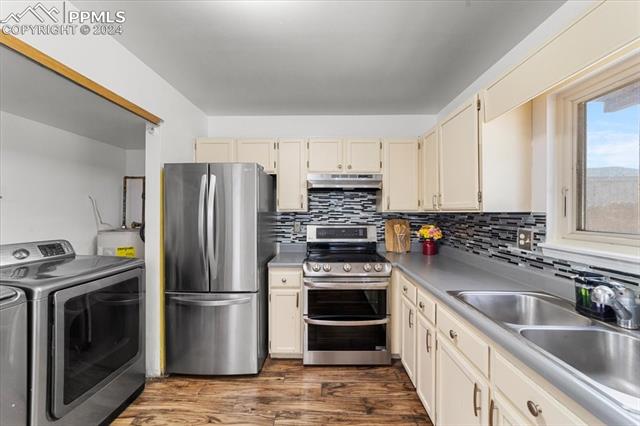 920 Greenbrier Drive