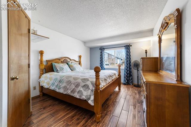 920 Greenbrier Drive