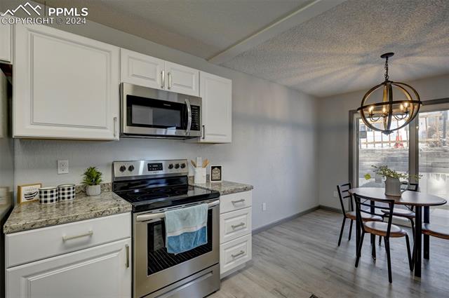 2827 Hearthwood Lane