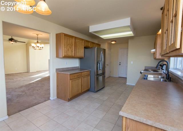 985 Ridgebury Place