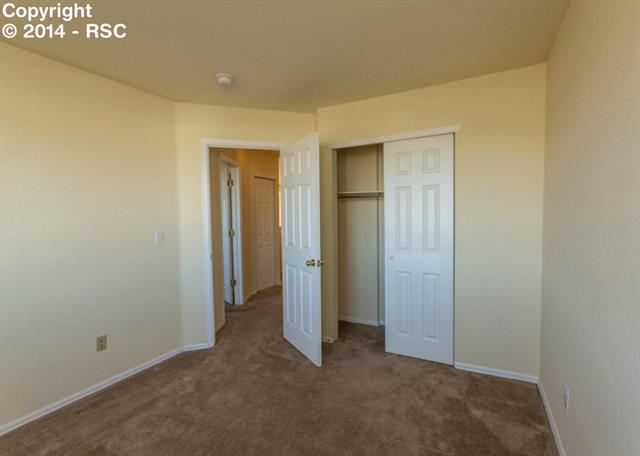 985 Ridgebury Place