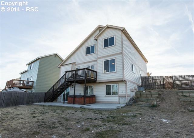 985 Ridgebury Place