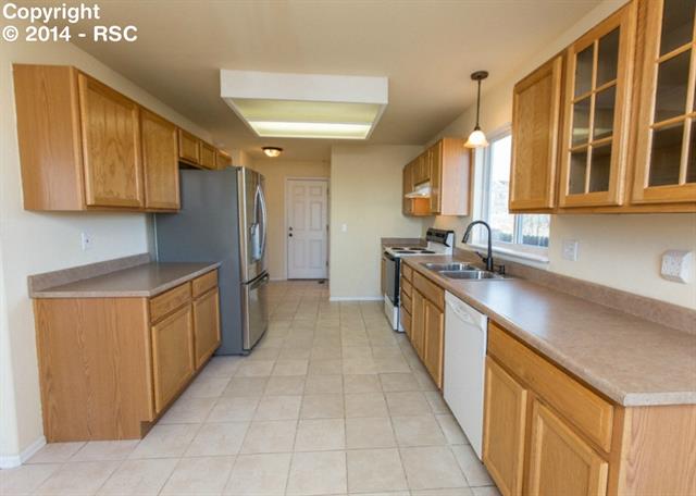 985 Ridgebury Place