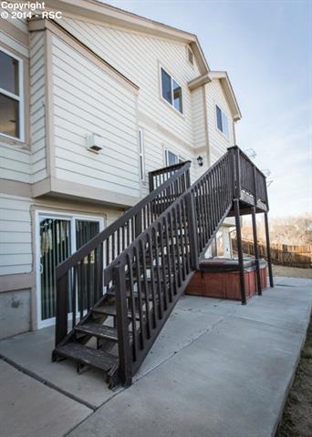 985 Ridgebury Place