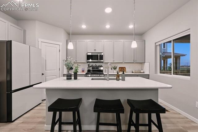 7646 Sun Shimmer View