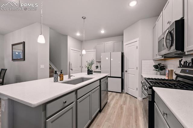 7646 Sun Shimmer View