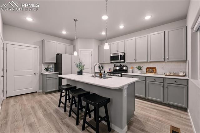 7646 Sun Shimmer View