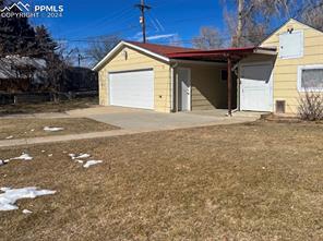 805 Nickerson