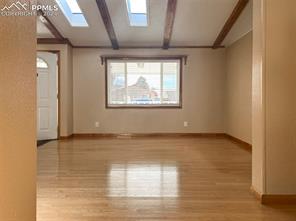 805 Nickerson