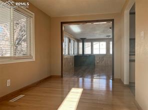 805 Nickerson