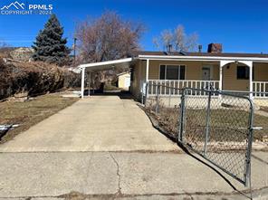 805 Nickerson