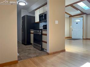 805 Nickerson